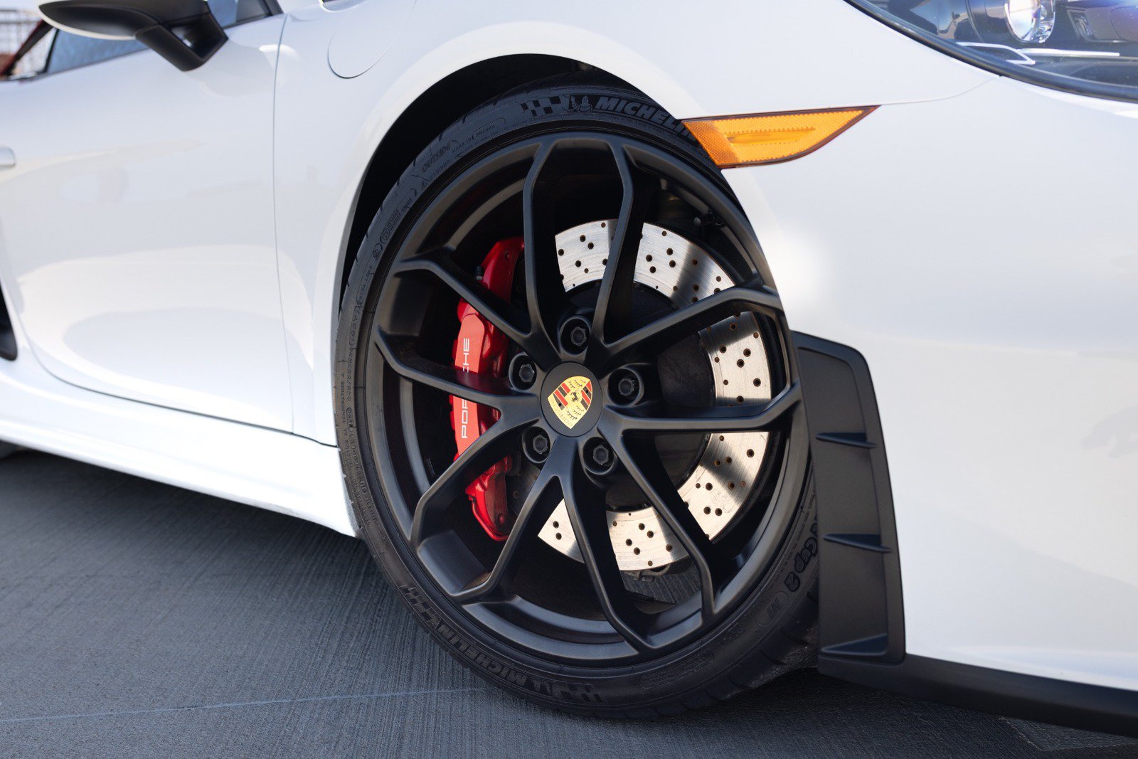 Used 2020 Porsche 718 Boxster Spyder RWD image 19