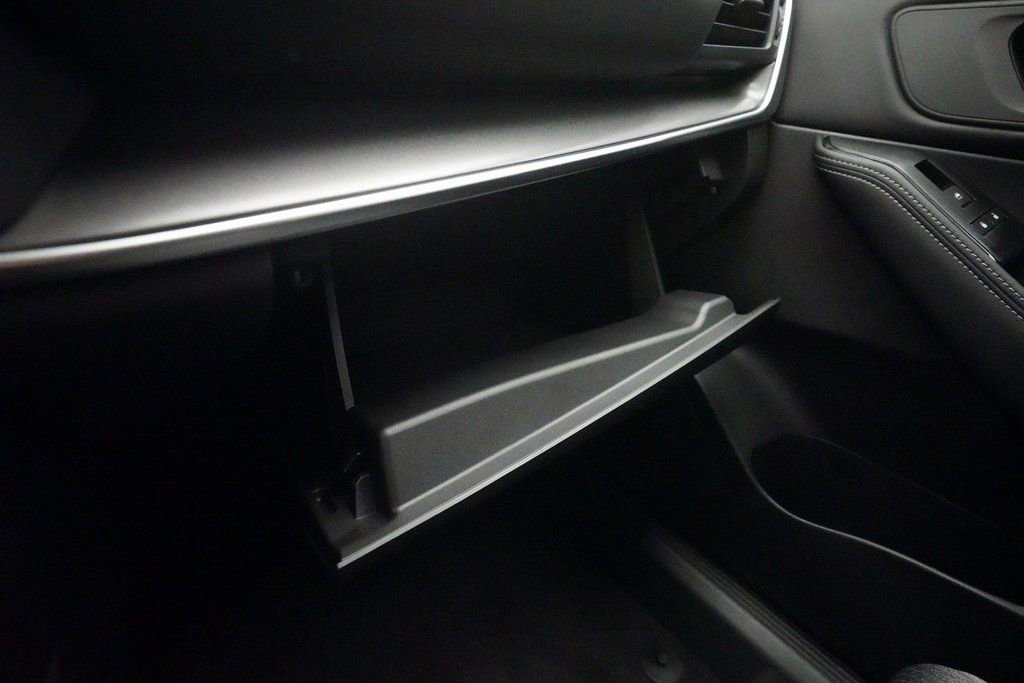 Certified 2024 Nissan Rogue SV image 31