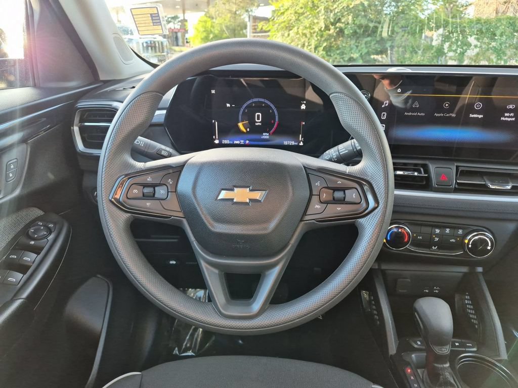 Used 2026 Chevrolet TrailBlazer LS AWD/4WD image 17
