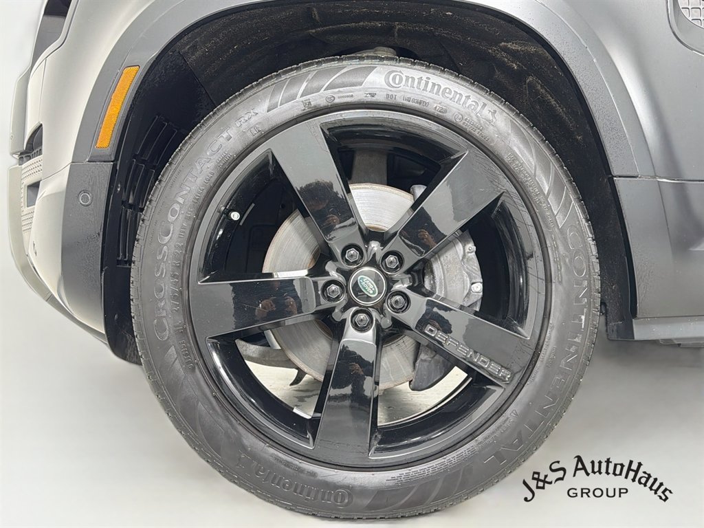 Used 2024 Land Rover Defender 110 X-Dynamic SE AWD/4WD image 39