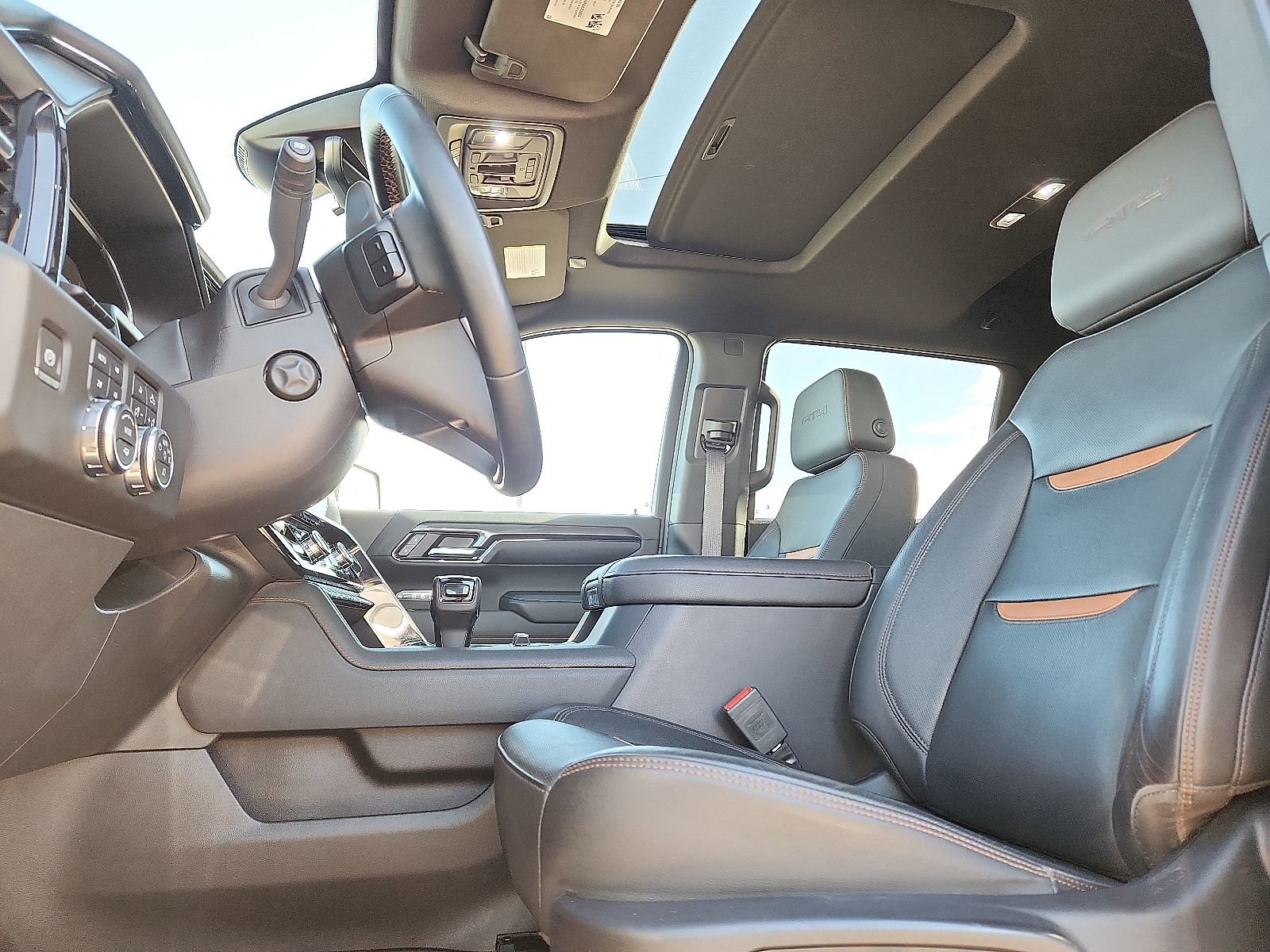 Used 2024 GMC Sierra 1500 AT4 w/ Technology Package image 10