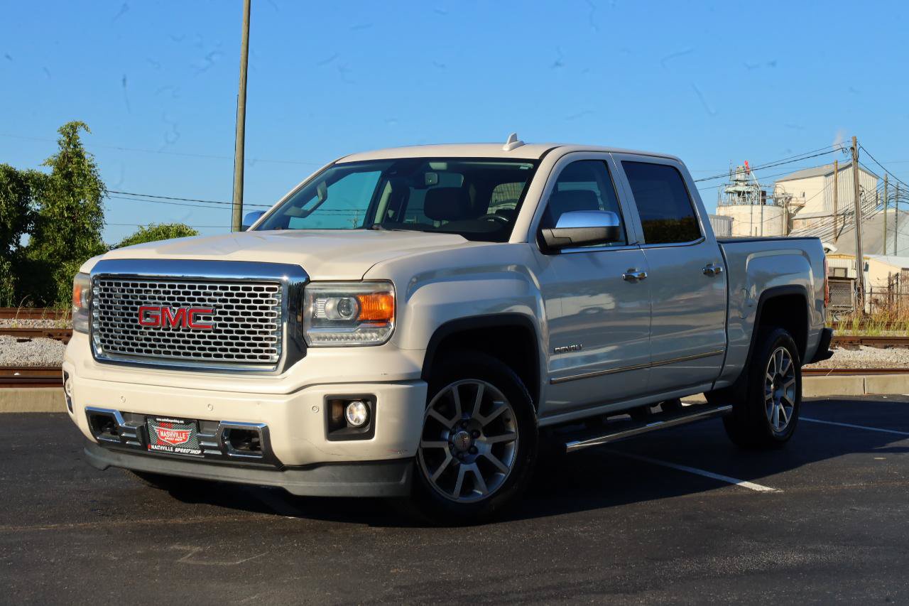 Used 2015 GMC Sierra 1500 Denali w/ Driver Alert Package AWD/4WD image 4