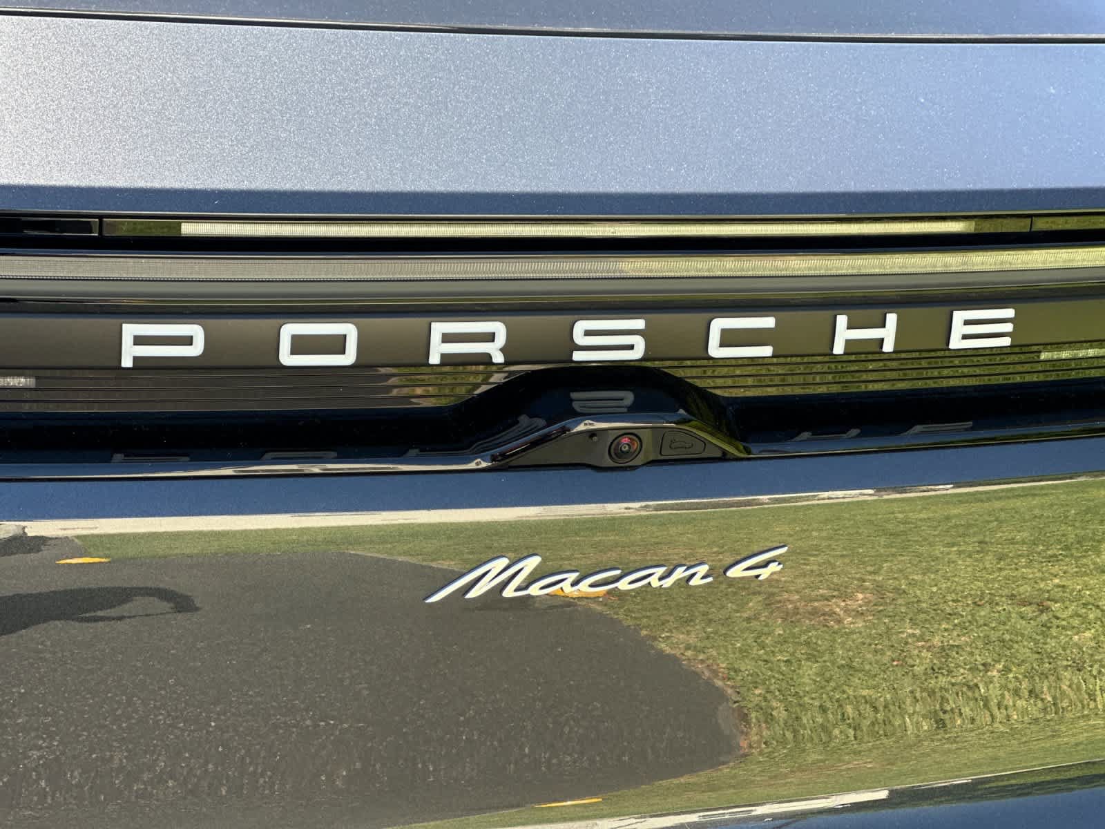 New 2026 Porsche Macan 4 Electric AWD/4WD image 33
