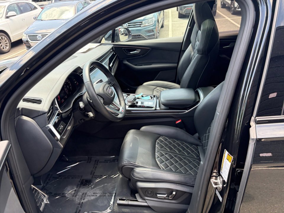 Used 2023 Audi SQ7 Premium Plus w/ Executive Package AWD/4WD image 30