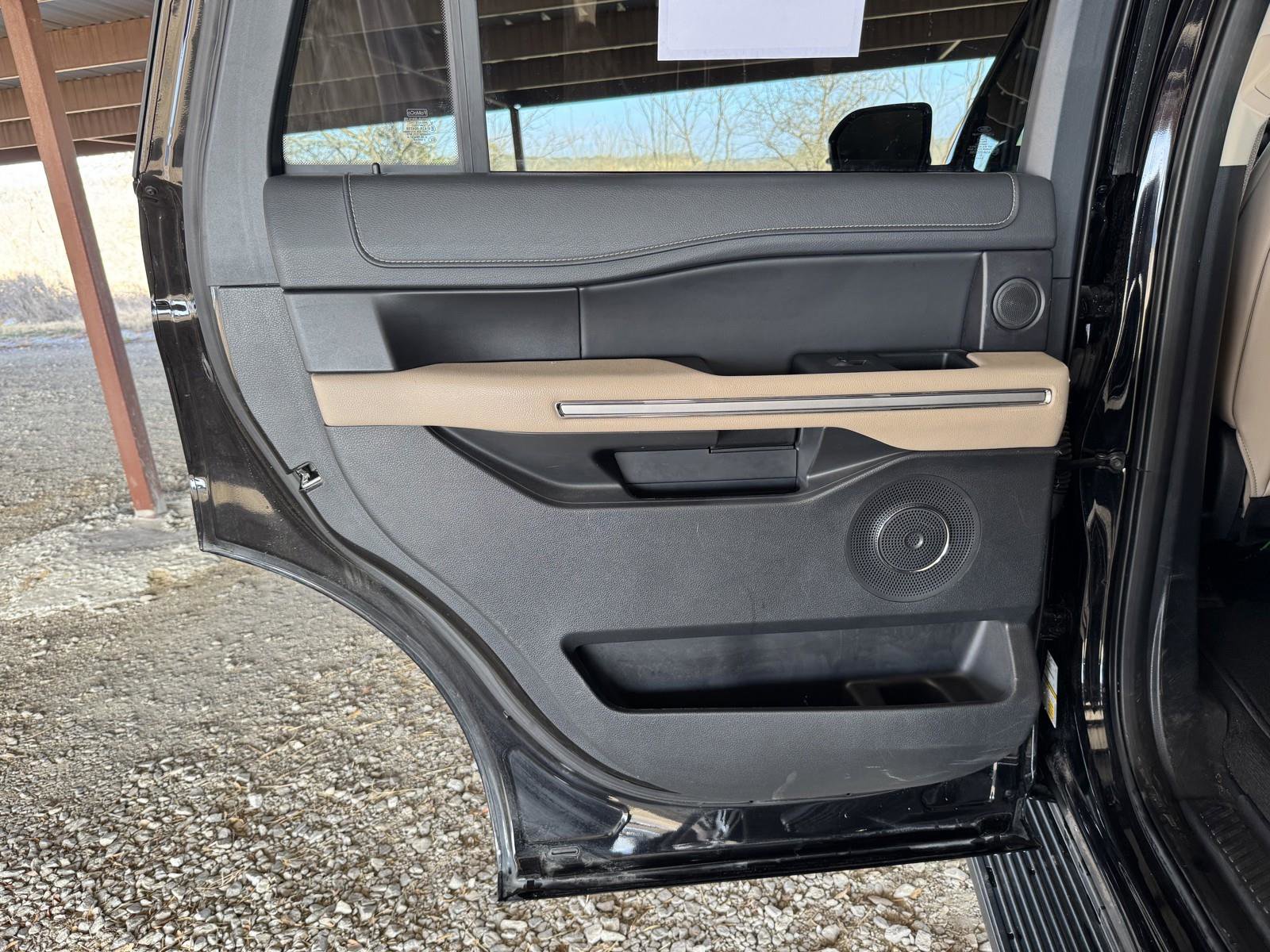 Used 2024 Ford Expedition Limited image 28