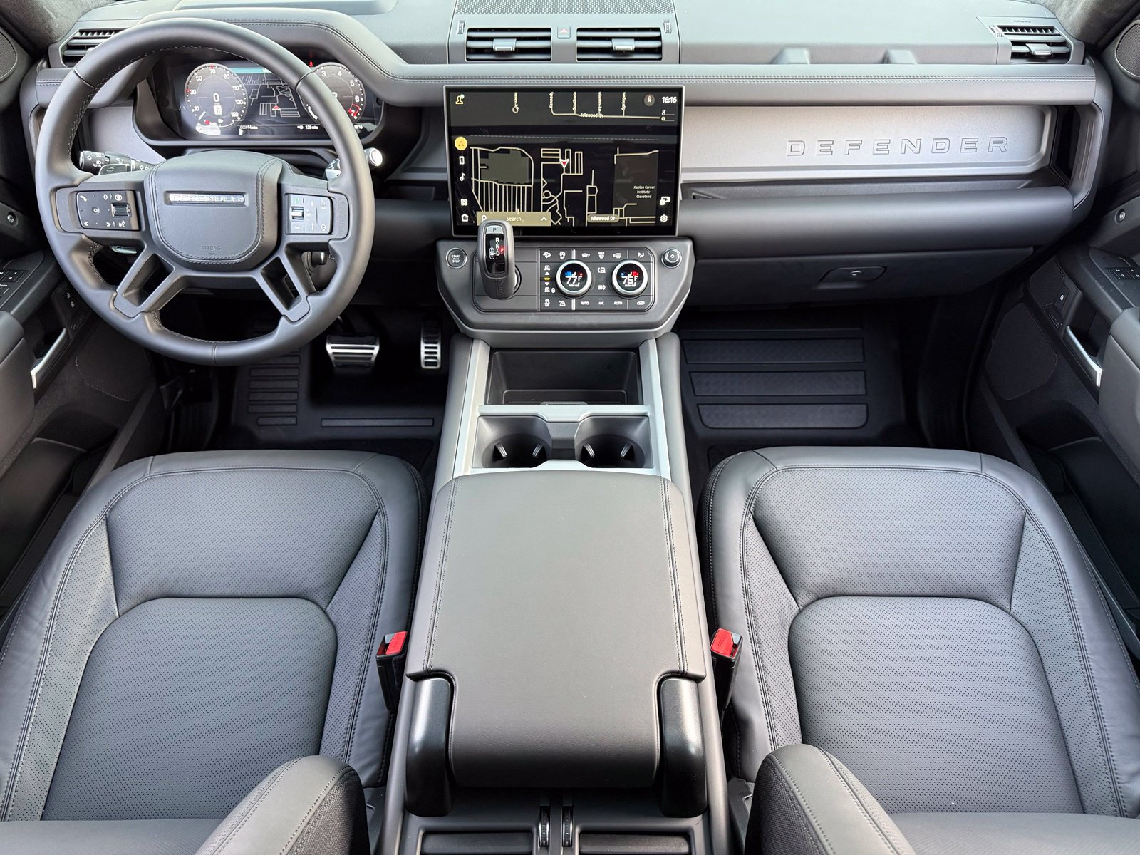 New 2026 Land Rover Defender 110 X-Dynamic SE AWD/4WD image 19