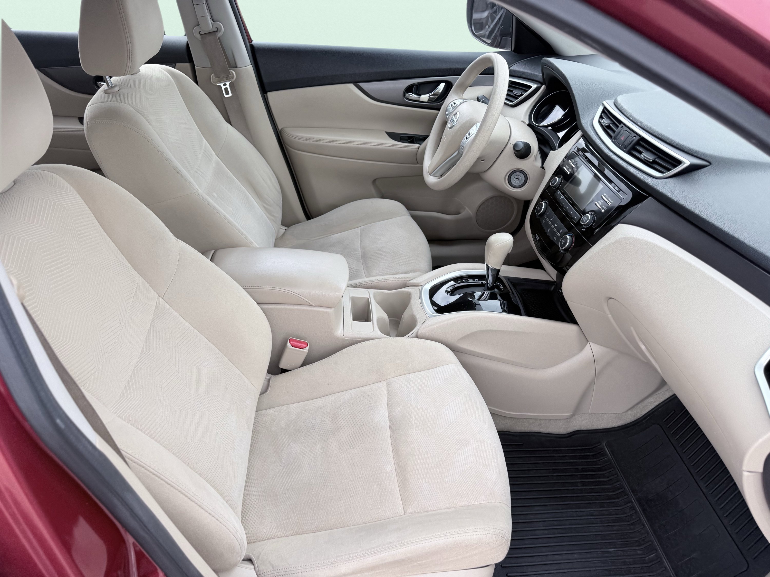 Used 2015 Nissan Rogue S FWD image 40