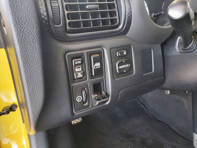 Used 2000 Toyota MR2 image 9