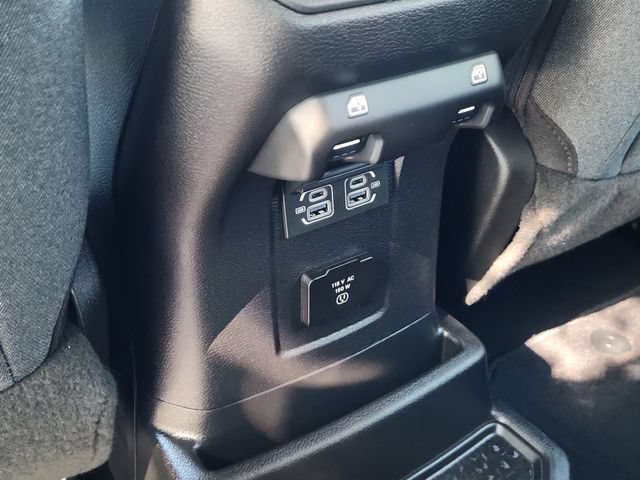 Used 2025 Jeep Wrangler Unlimited Sahara AWD/4WD image 27