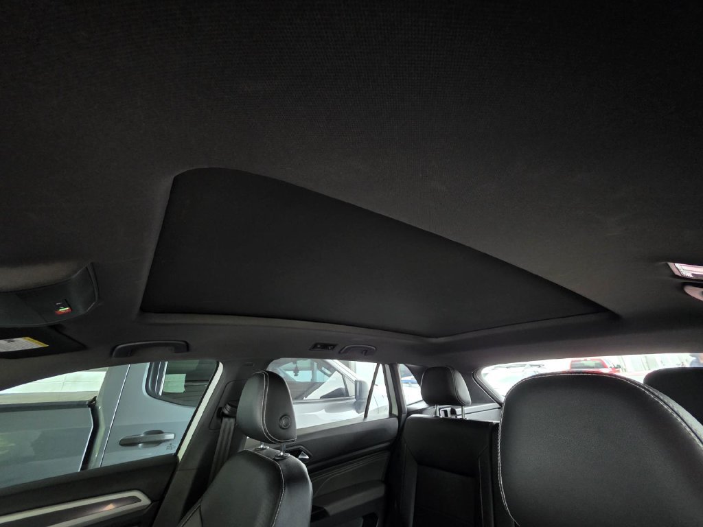 Used 2021 Volkswagen Atlas Cross Sport SE w/ Panoramic Sunroof Package FWD image 9