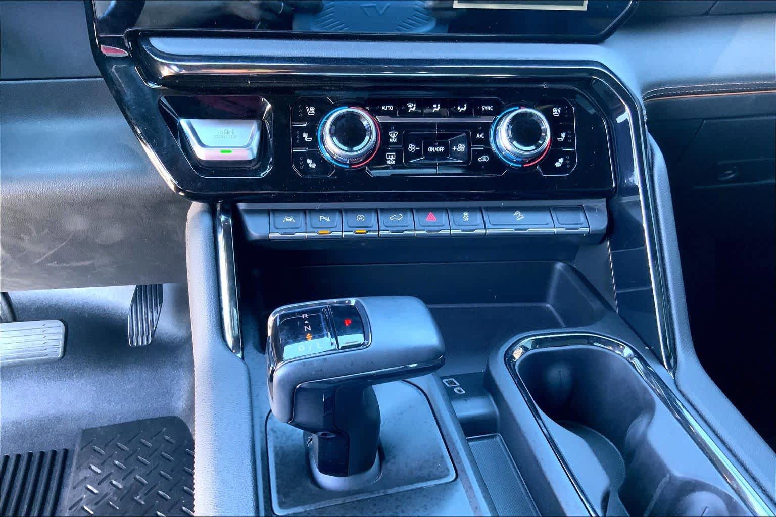 Used 2023 GMC Sierra 1500 AT4 w/ Technology Package AWD/4WD image 32