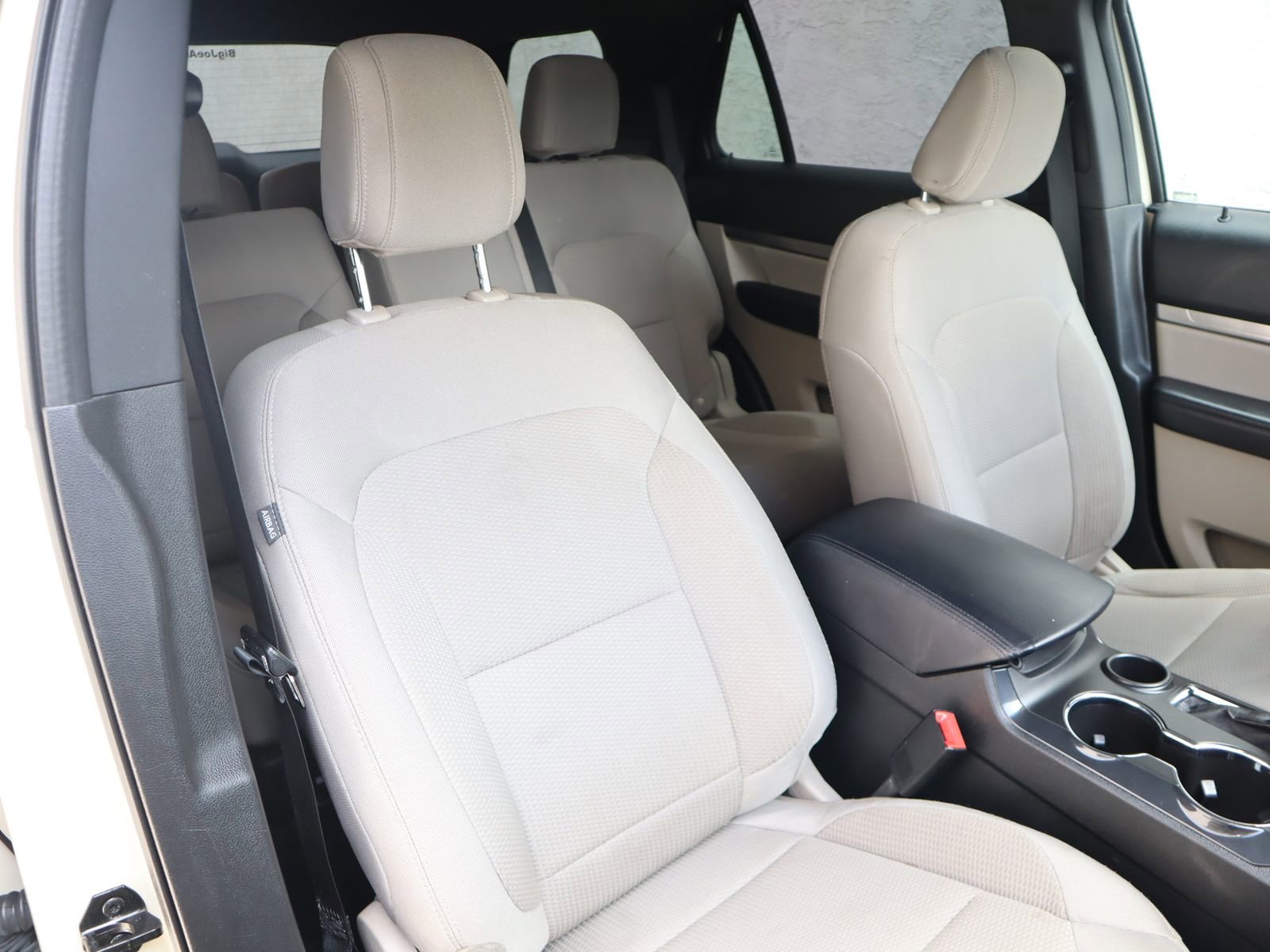 Used 2018 Ford Explorer XLT FWD image 51