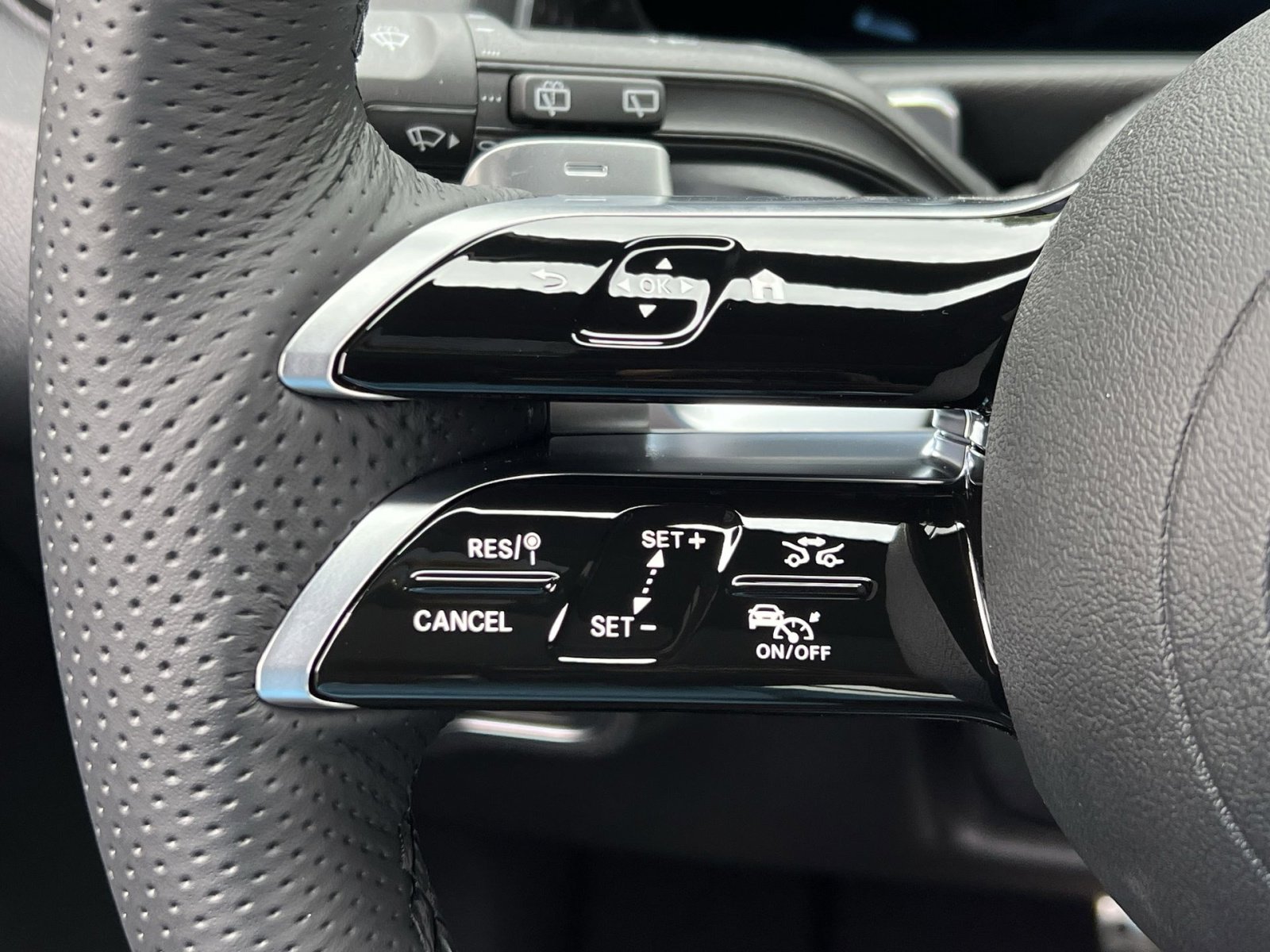 New 2026 Mercedes-Benz GLB 250 4MATIC image 31