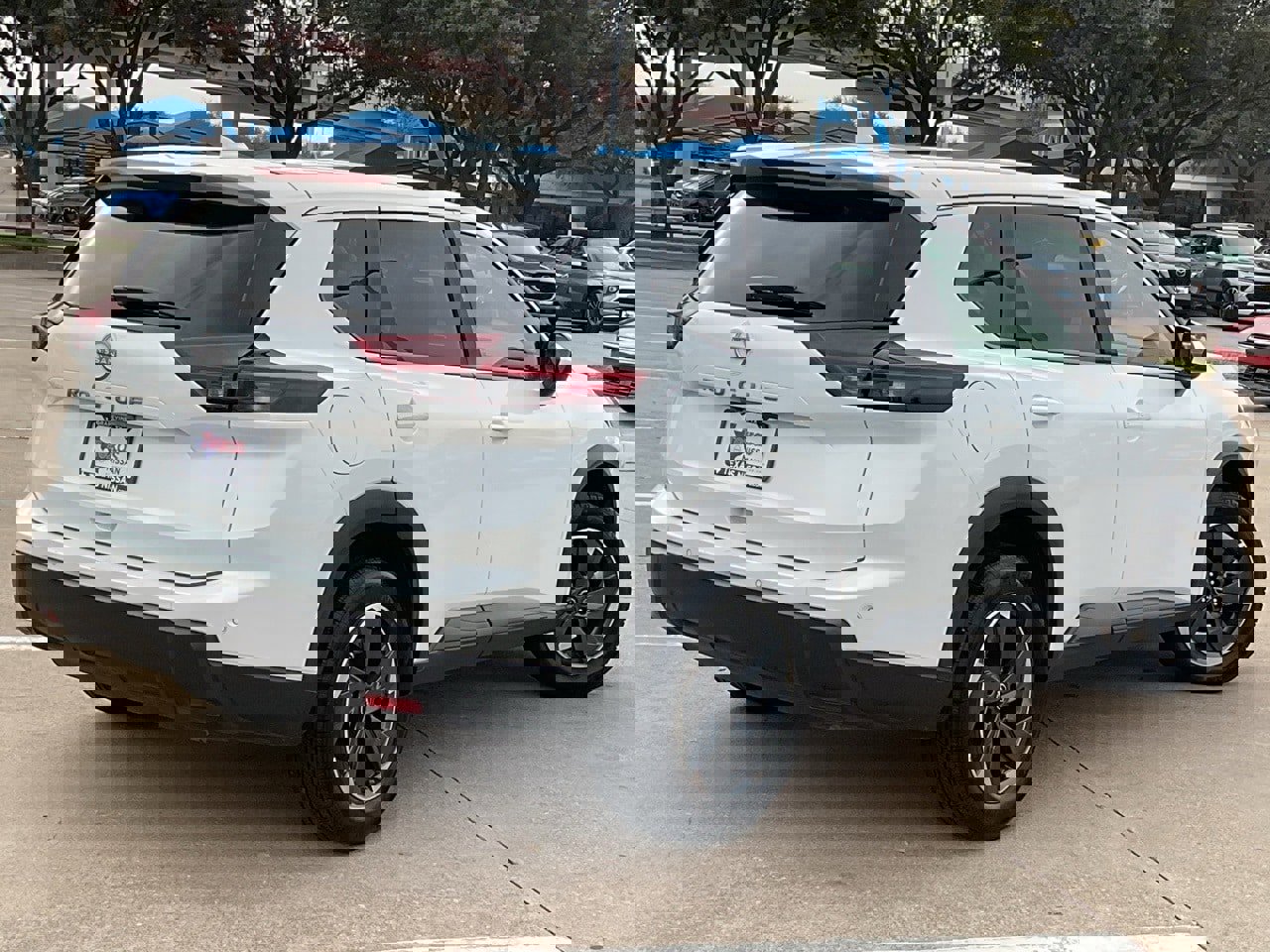 Used 2025 Nissan Rogue SV image 5