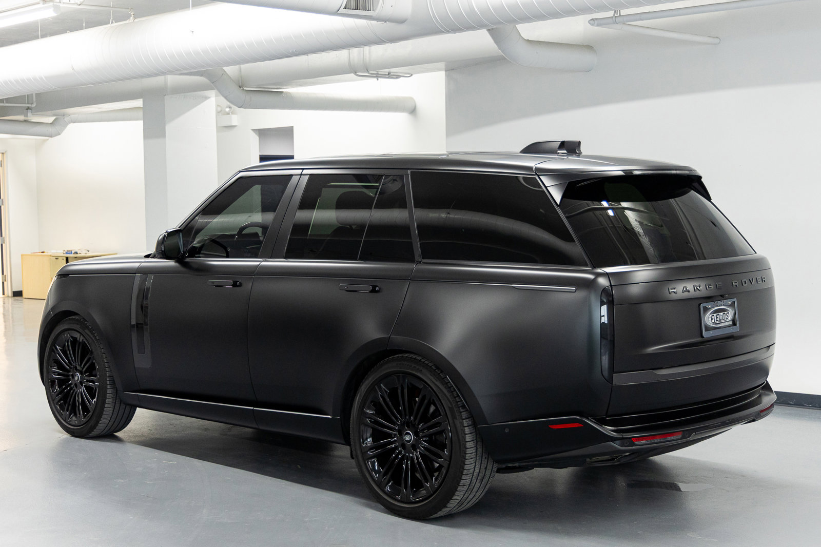 Used 2023 Land Rover Range Rover Autobiography image 3