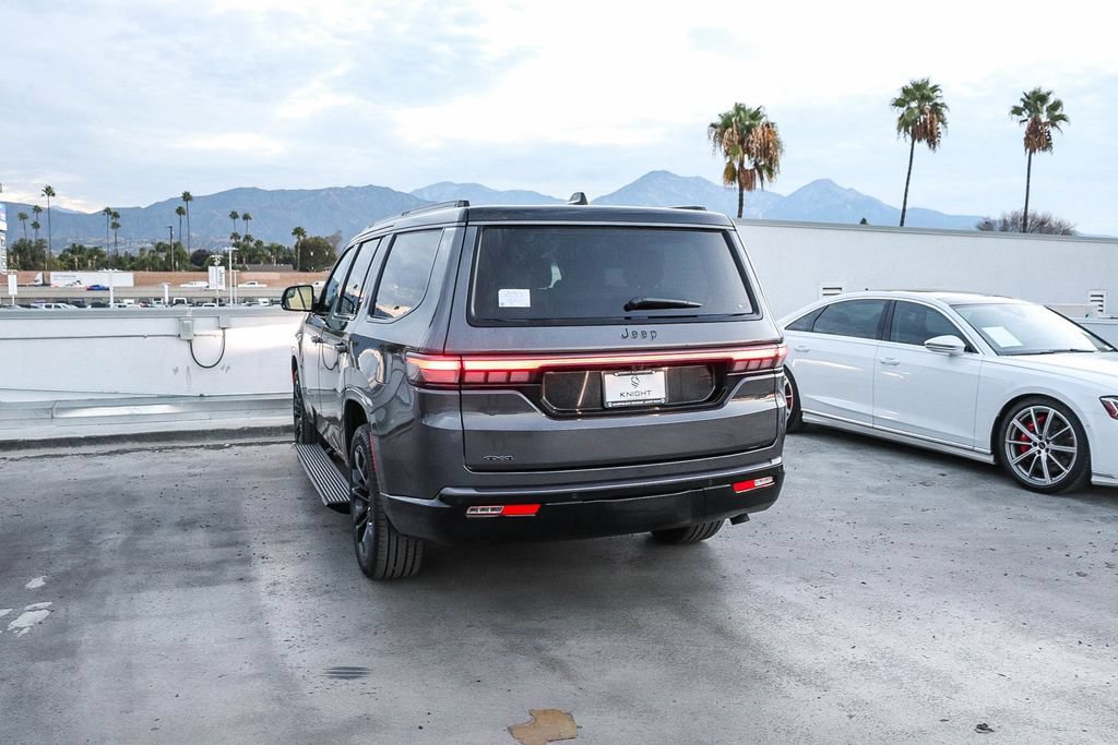 New 2026 Jeep Grand Wagoneer Summit w/ 8-Passenger Seating Package AWD/4WD image 7