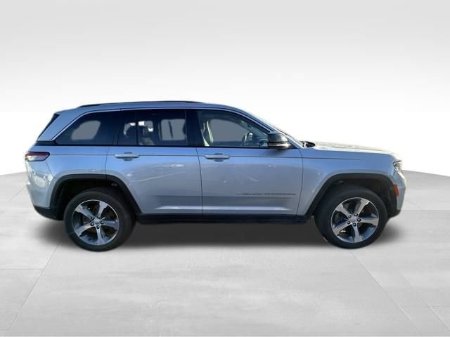 Used 2023 Jeep Grand Cherokee 4WD 4xe image 9