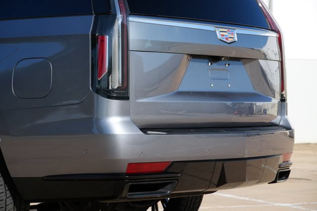 Used 2021 Cadillac Escalade ESV Premium Luxury w/ Performance Package AWD/4WD image 22