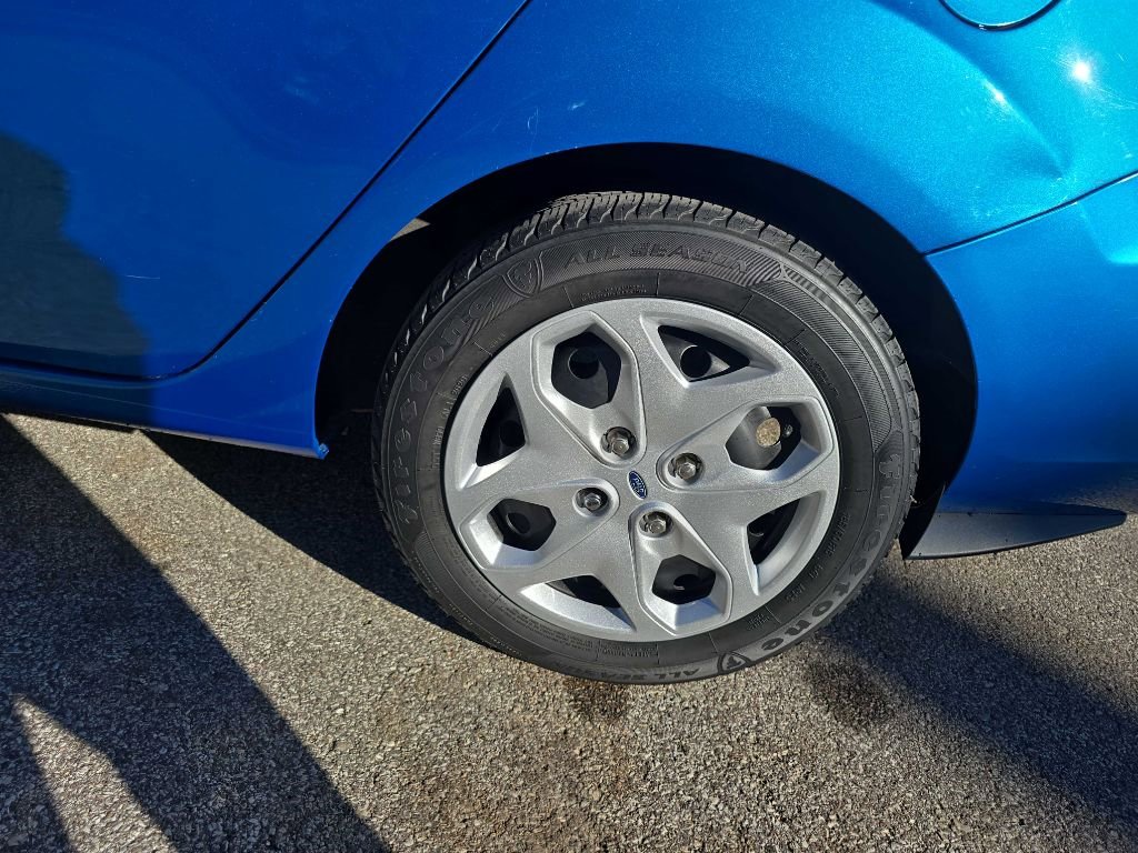 Used 2013 Ford Fiesta SE image 31