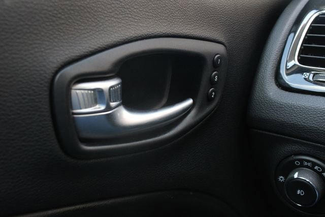 Used 2021 Jeep Compass Limited w/ Sun and Sound Group AWD/4WD image 7