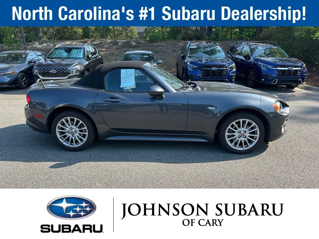 Used 2017 FIAT 124 Spider Classica RWD image 3