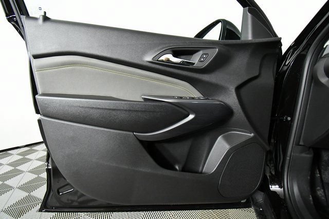 New 2026 Chevrolet Trax ACTIV w/ Driver Confidence Package FWD image 21