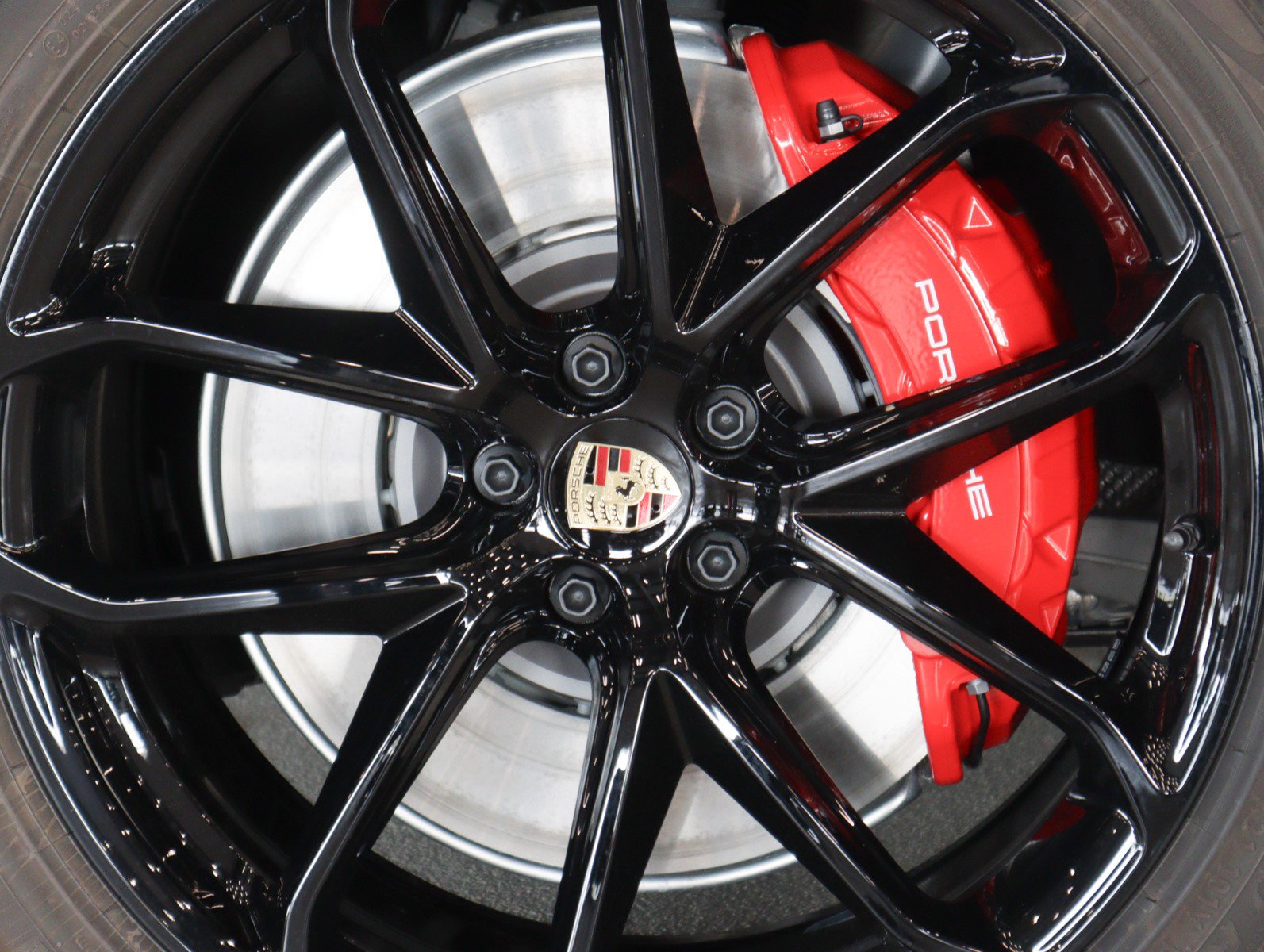 New 2026 Porsche Macan GTS image 13