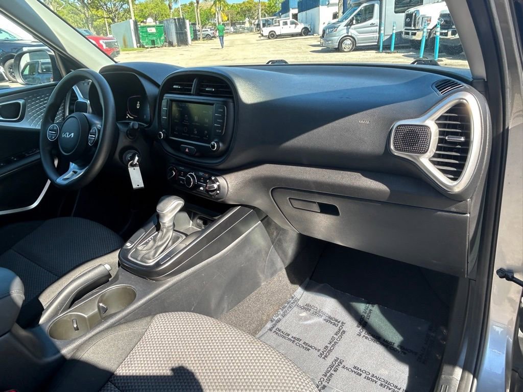 Used 2023 Kia Soul LX w/ Option Group 015 image 24