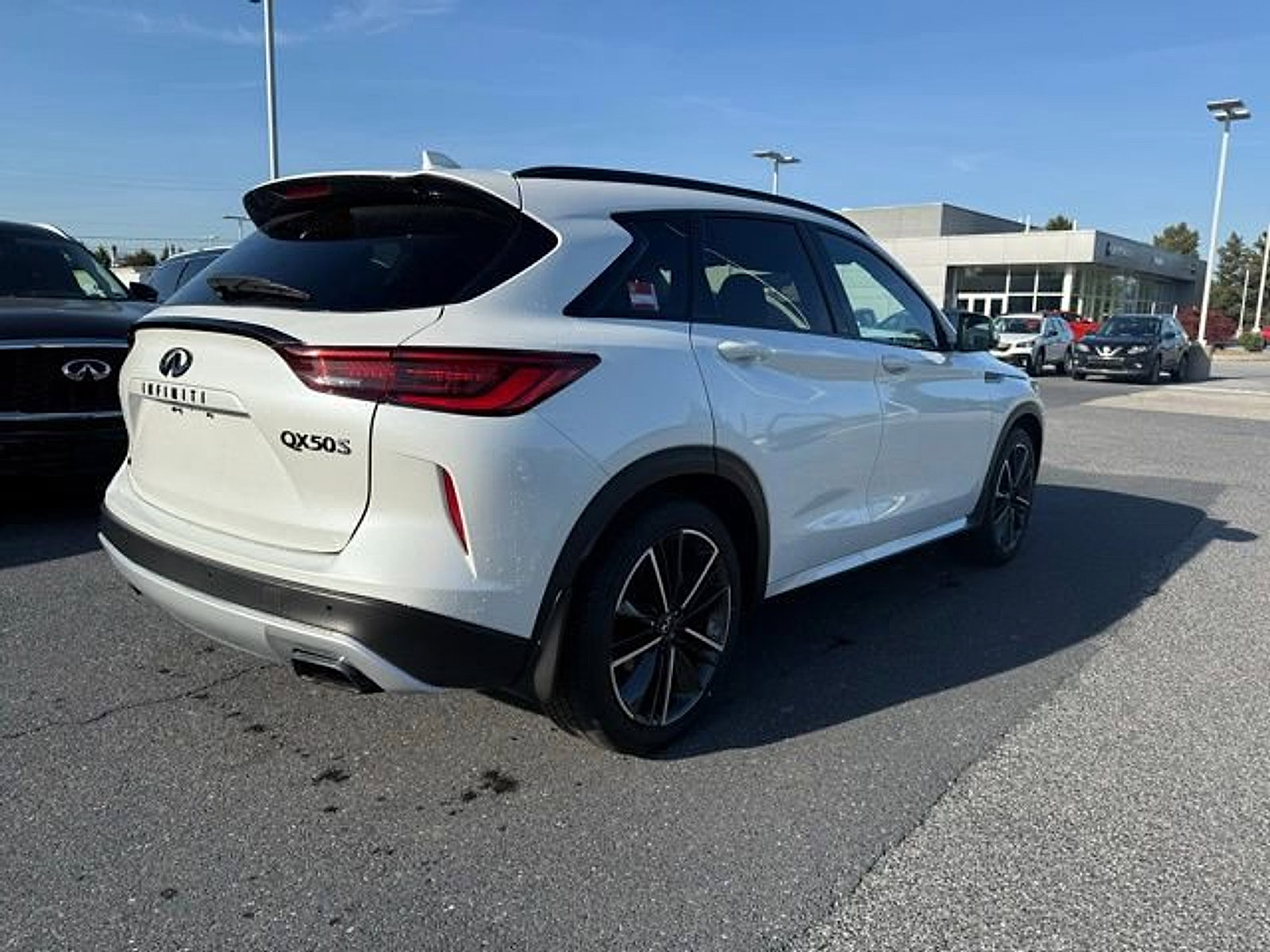 Certified 2023 INFINITI QX50 Sport AWD/4WD image 11