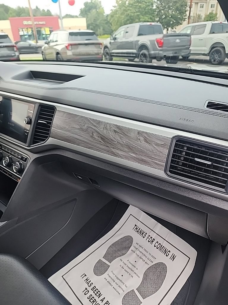 Used 2021 Volkswagen Atlas Cross Sport SE w/ Panoramic Sunroof Package AWD/4WD image 16