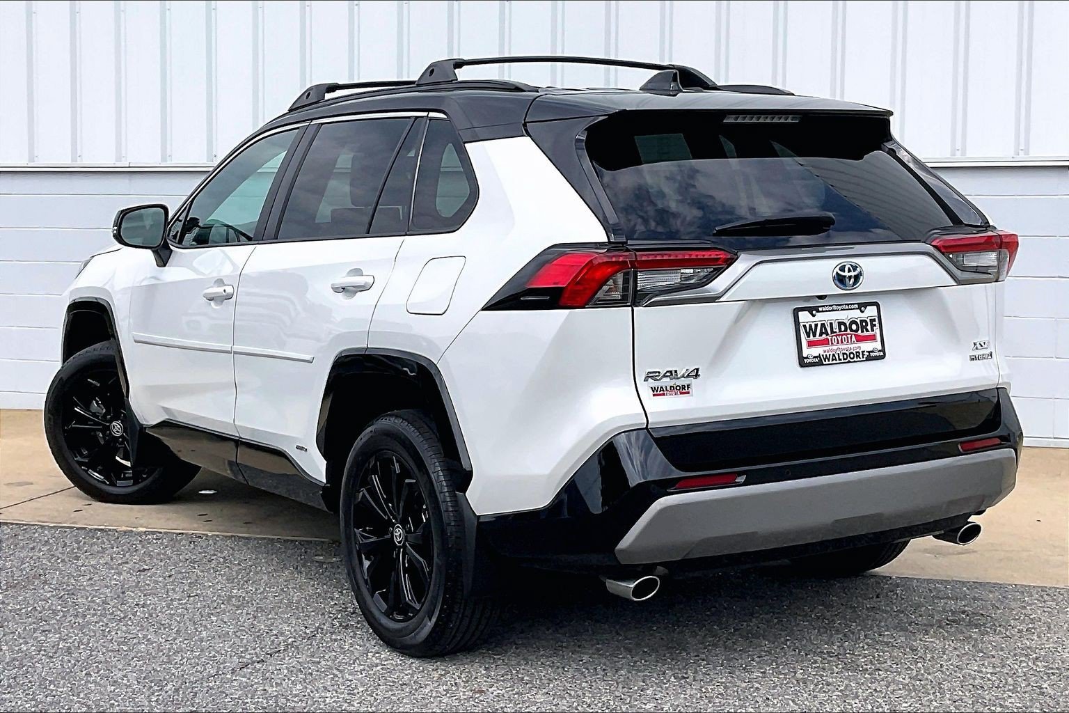 Used 2023 Toyota RAV4 XSE AWD/4WD image 15