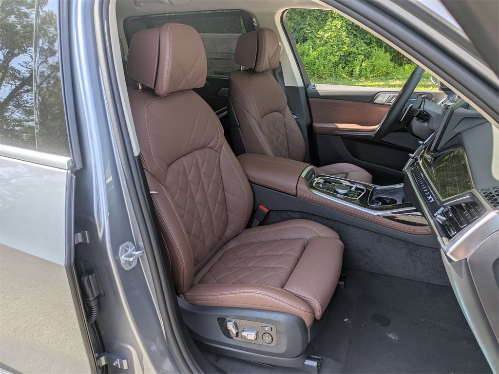 New 2026 BMW X7 xDrive40i w/ Premium Package image 29