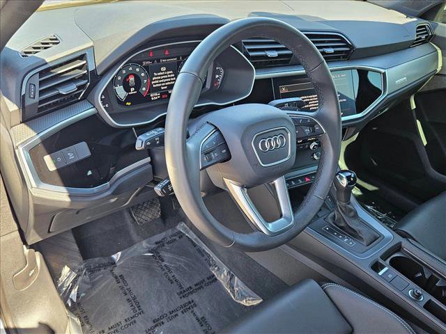 Certified 2025 Audi Q3 2.0T Premium w/ Convenience Package AWD/4WD image 10