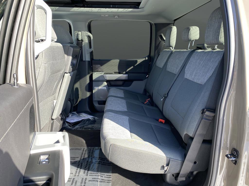 New 2026 Ford F250 XLT w/ XLT Premium Package AWD/4WD image 39