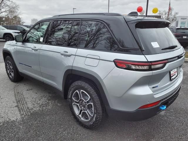 New 2024 Jeep Grand Cherokee Trailhawk w/ Luxury Tech Group III image 6