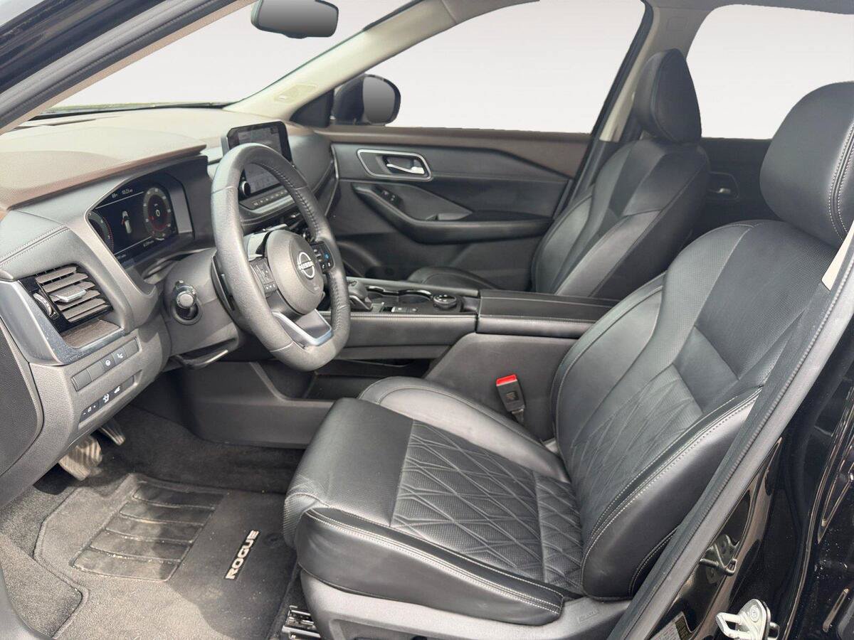 Used 2025 Nissan Pathfinder SV AWD/4WD image 9