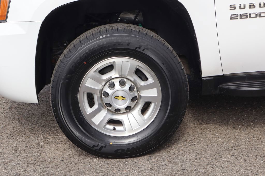Used 2013 Chevrolet Suburban 2500 LT AWD/4WD image 48