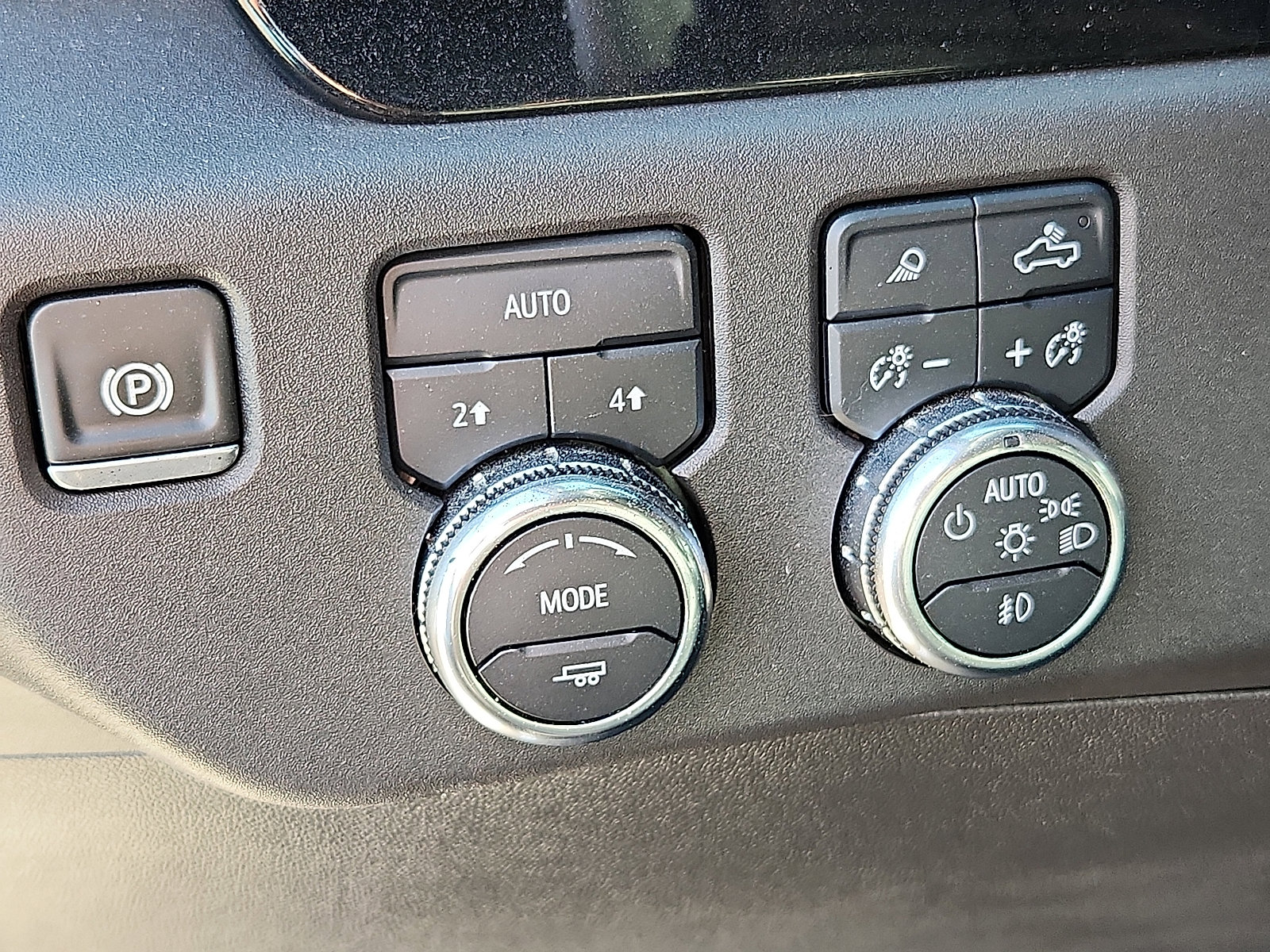 Used 2025 GMC Sierra 1500 SLT image 15