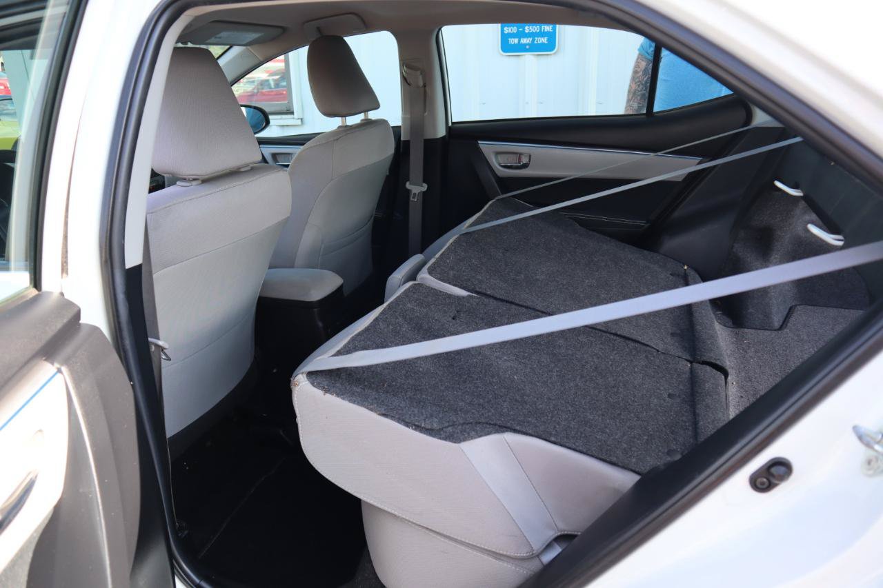 Used 2015 Toyota Corolla LE FWD image 38