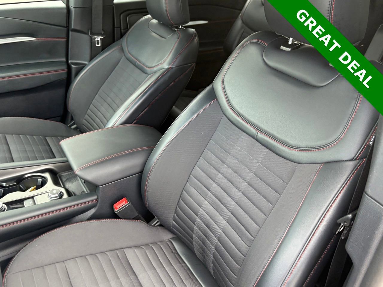Used 2025 Ford Explorer ST-Line AWD/4WD image 33