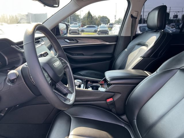 Used 2023 Jeep Grand Cherokee Limited AWD/4WD image 12