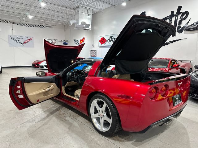 Used 2005 Chevrolet Corvette Coupe w/ Preferred Equipment Group RWD image 30