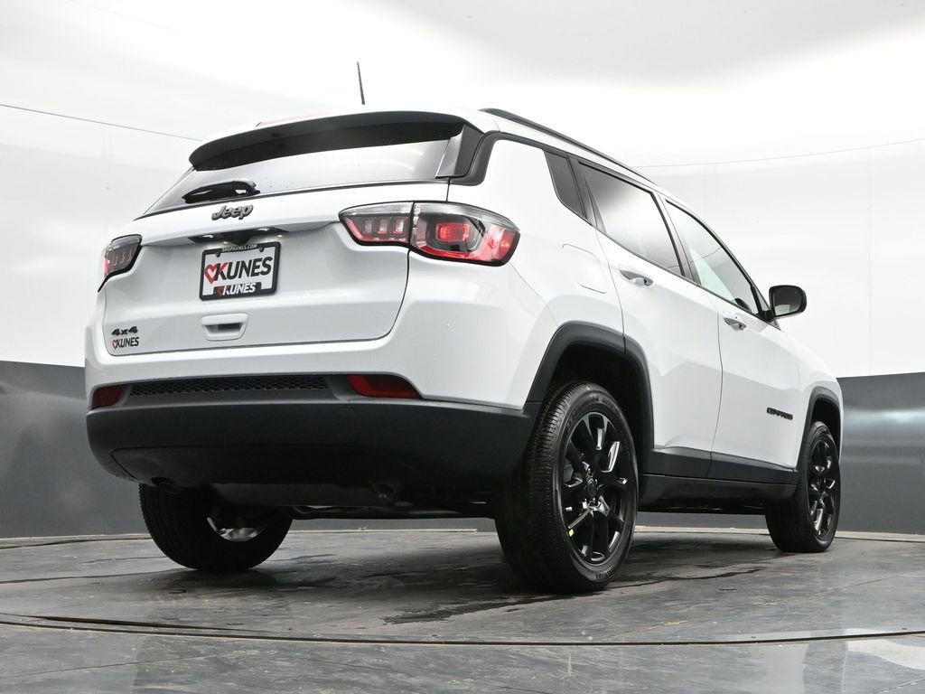 New 2026 Jeep Compass Latitude AWD/4WD image 40