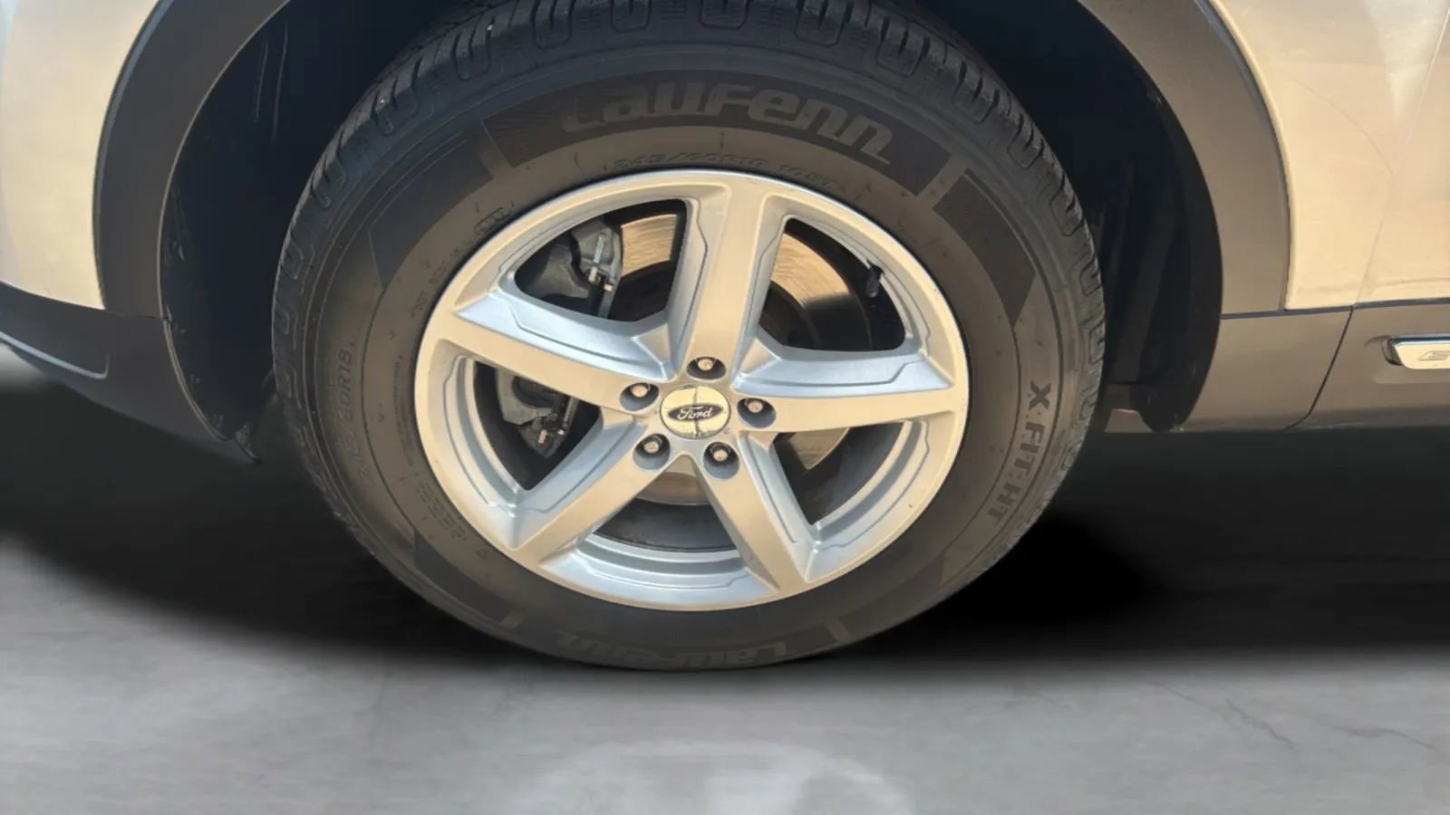 Used 2018 Ford Explorer XLT w/ Equipment Group 202A FWD image 31
