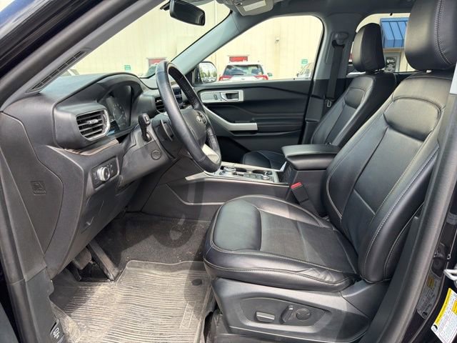 Used 2021 Ford Explorer Limited w/ Equipment Group 301A AWD/4WD image 25