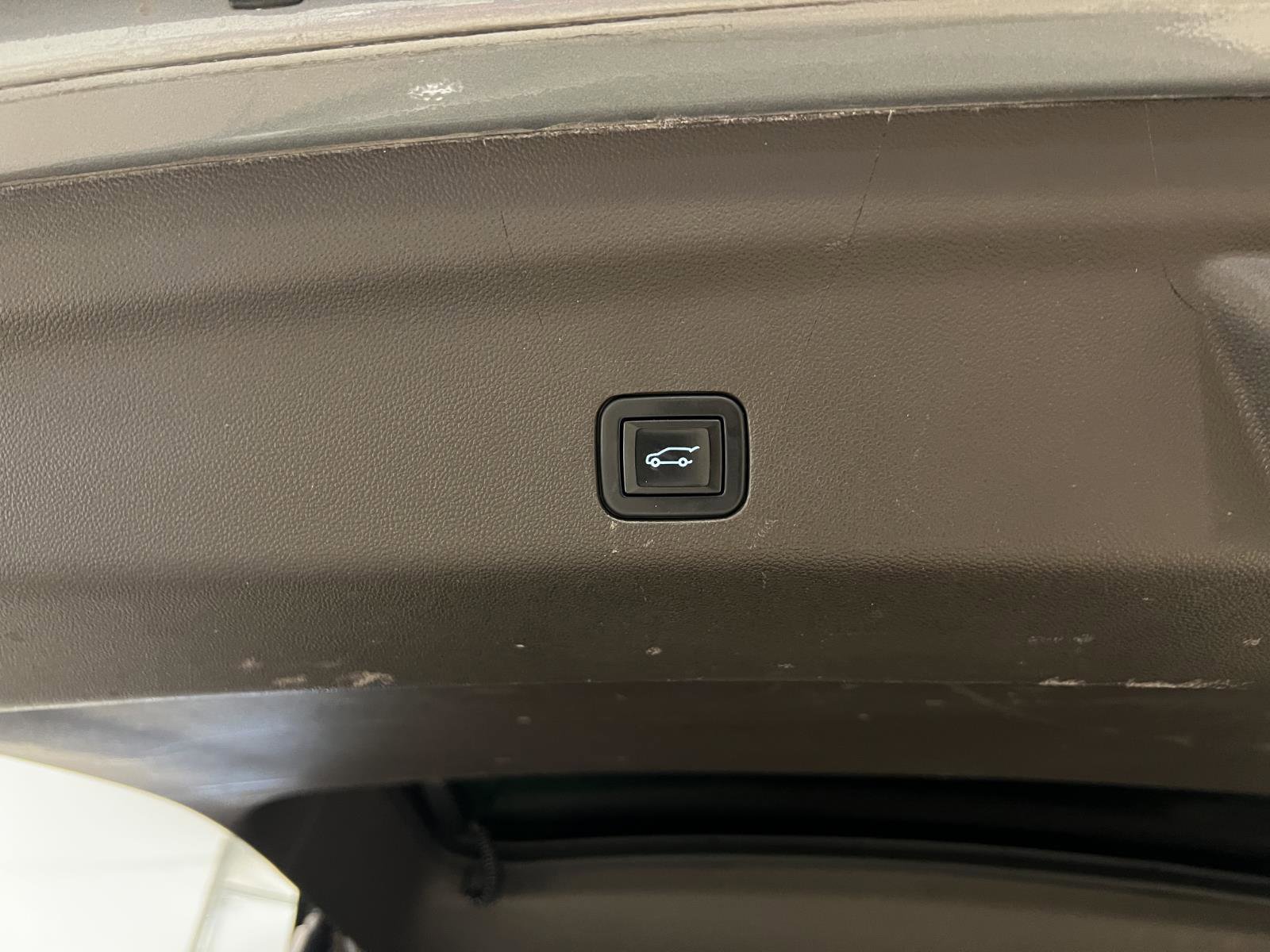 Used 2023 Chevrolet Tahoe Z71 image 35