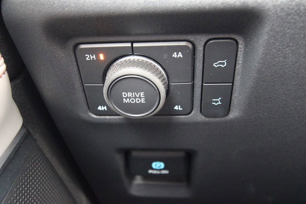 Used 2025 Ford Expedition Active image 25