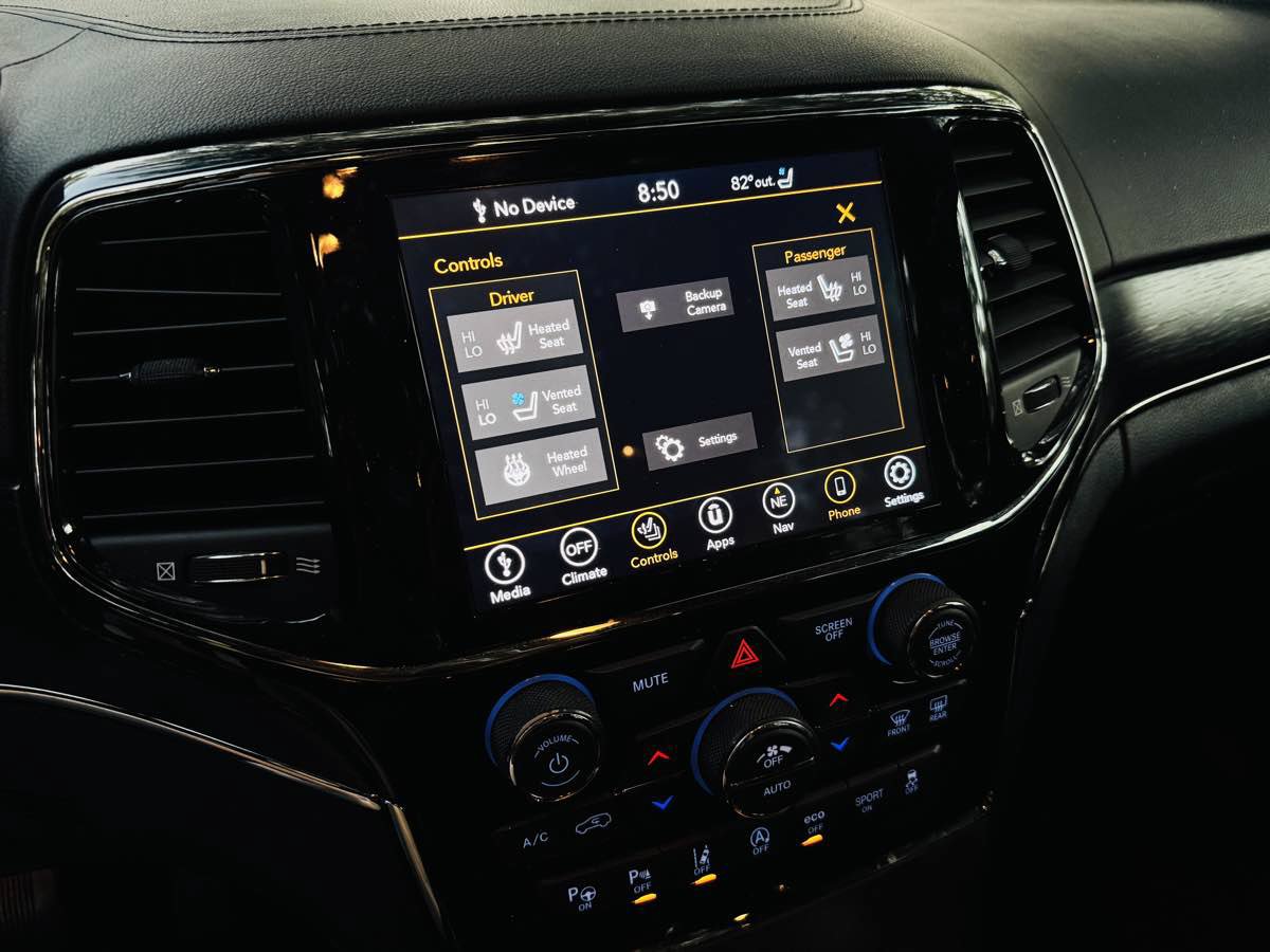 Used 2021 Jeep Grand Cherokee High Altitude AWD/4WD image 18