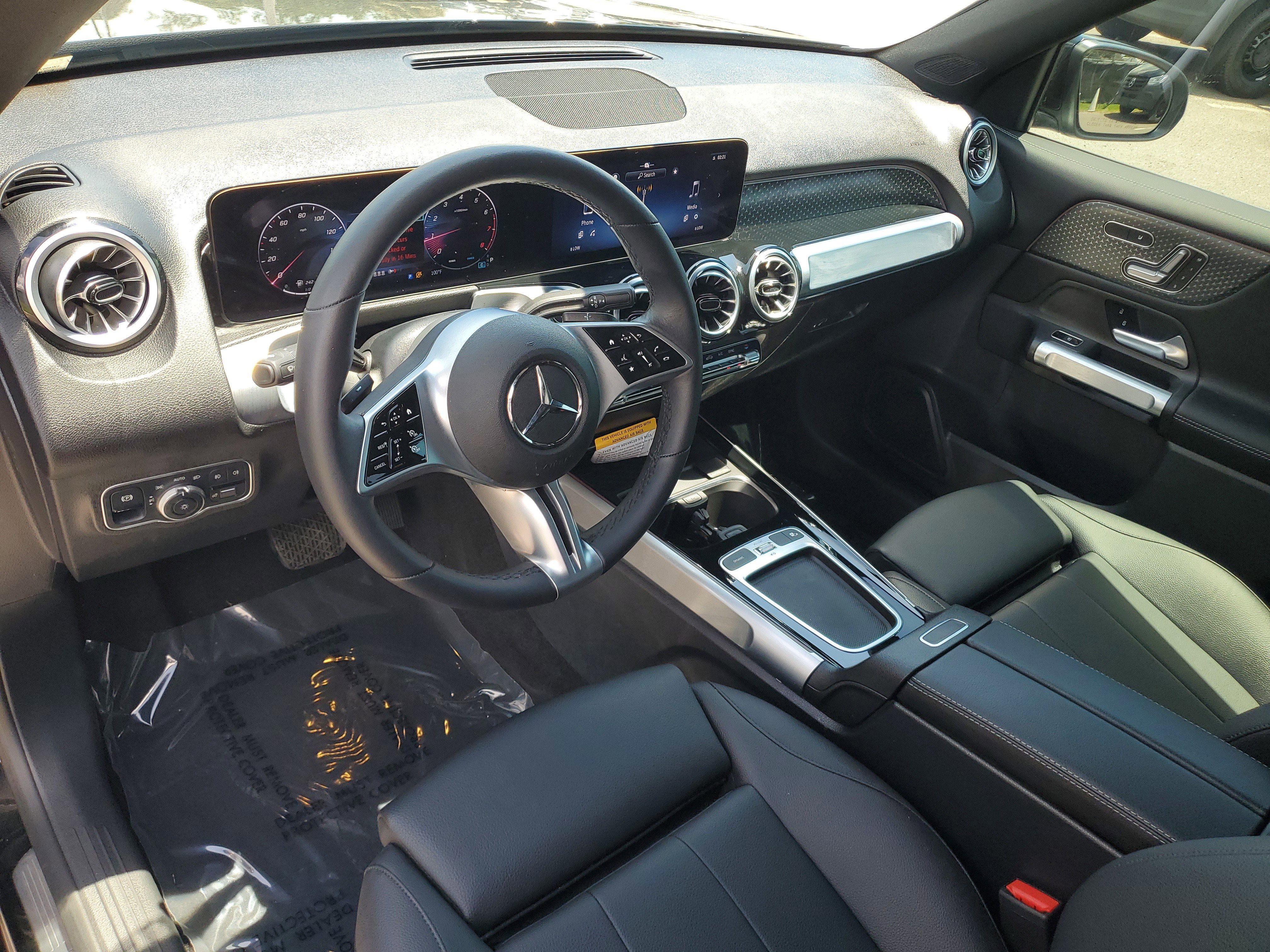 Certified 2025 Mercedes-Benz GLB 250 image 23