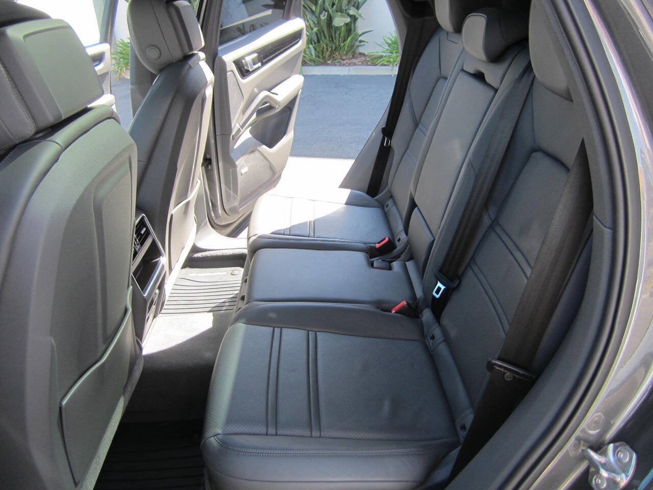 Used 2019 Porsche Cayenne AWD/4WD image 19